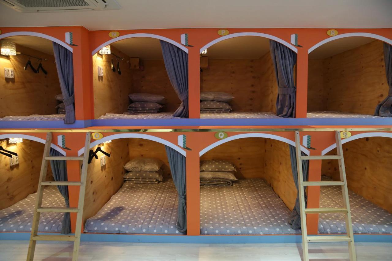 Coco Capsule Guesthouse Busan Exterior photo
